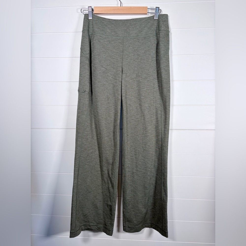 Duluth Trading Co Women's Wide Leg Pants with zipper pockets Small